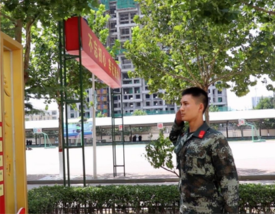 英勇顽强的武警战士-...生