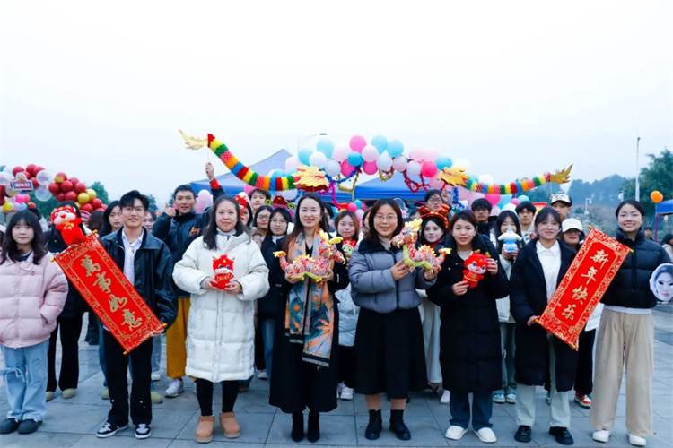 WNyH_1704360768821046954.jpg 640 (48).jpg